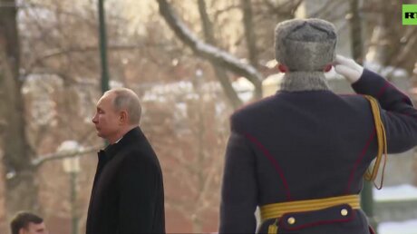 Песков обеспокоился нахождением Путина без шапки на морозе: "Жалуйтесь всем"