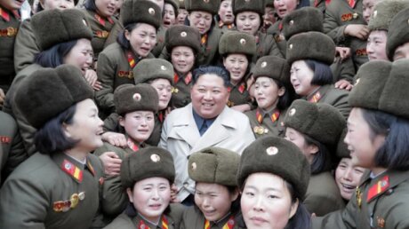 "Блудный" Ким Чен Ын: СМИ рассказали о похождениях лидера КНДР с "бригадой удовольствий"