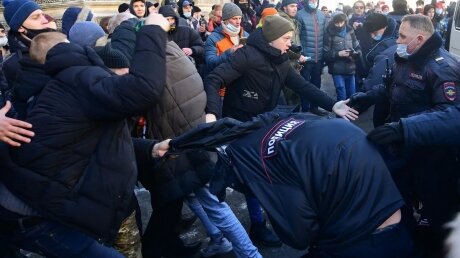 Число активистов незаконного митинга в центре Москвы озвучили в МВД 