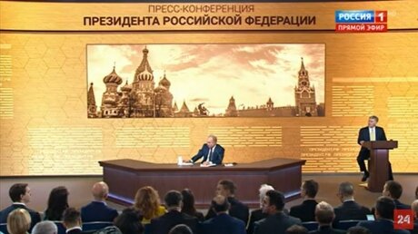 ​Путин высказался о награждении Кадырова: "Молодой еще - подождет"
