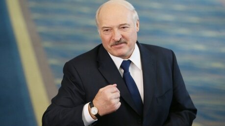 Лукашенко: белорусы ни перед кем не становились на колени 