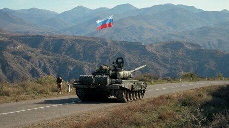 У российских миротворцв в Карабахе заметили новейшую военную технику