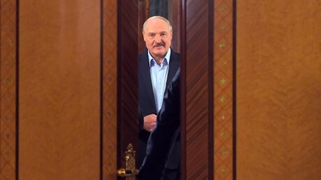 "Революции не будет", - Лукашенко отправил правительство в отставку