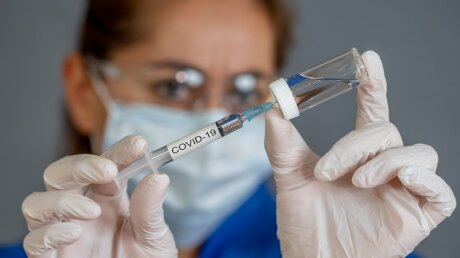 В Кремле объявили о начале массовой вакцинации от COVID-19