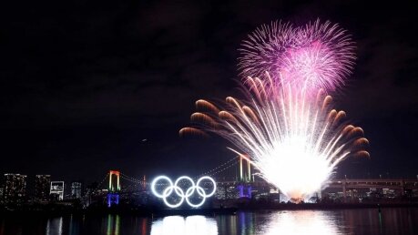 Смотреть обязательно: в Японии несостоявшуюся Олимпиаду-2020 "отметили" ярчайшими салютами