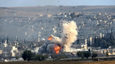США впервые при Байдене нанесли мощный авиаудар по Сирии, есть жертвы