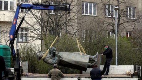 СМИ: правительство Чехии всерьез напугано из-за сноса советского памятника маршалу Коневу