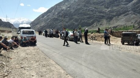 На границе Киргизии и Таджикистана началась перестрелка: названа причина