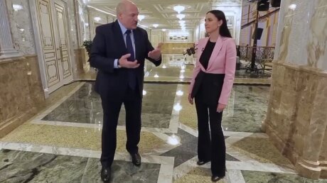 Лукашенко назвал Шнурова "настоящим мужиком", признавшись, что сам ругается матом