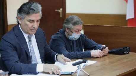 Адвокат Пашаев заявил, что Ефремов "ничего не понимал", когда признавал вину