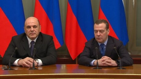 Медведев и Мишустин после общения тет-а-тет впервые обратились к правительству
