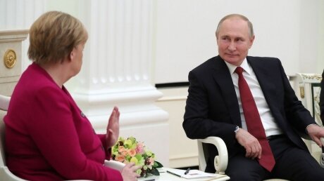 Меркель озвучила Путину требование, касающееся войск РФ у границ Украины