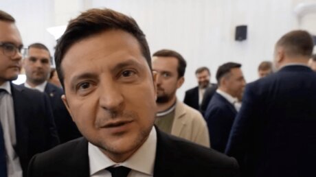 Журналистка спросила Зеленского, не боится ли он "попасть в тюрьму": видео реакции президента Украины