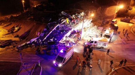 Разрушительное землетрясение пронеслось по Турции - 19 человек погибли, сотни пострадали