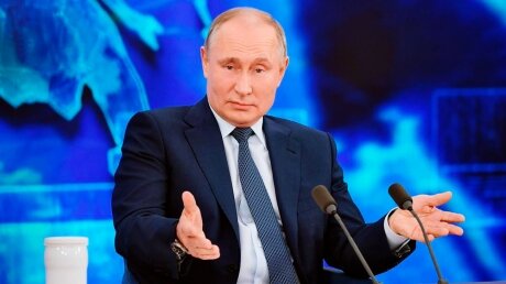 ​Путин о закрытии на Украине трех телеканалов: "Одним росчерком пера прихлопнули", – кадры