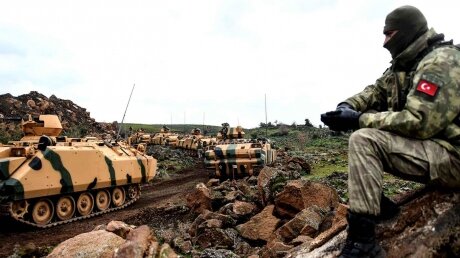 Протурецкие боевики начали контрнаступление, сжигая военную технику войск Асада