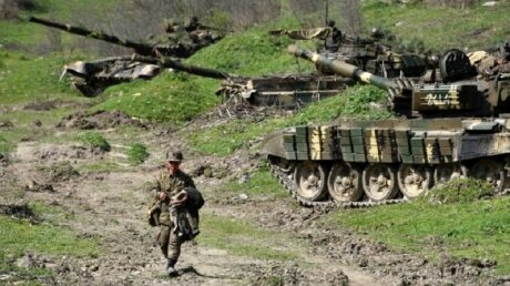 Азербайджан несет потери в Нагорном Карабахе: разбиты танки, бронетехника и БПЛА