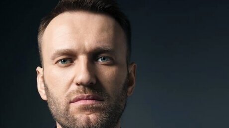 "Поворачиваю голову и понимаю, что лежит Алексей", - очевидец рассказал о произошедшем с Навальным