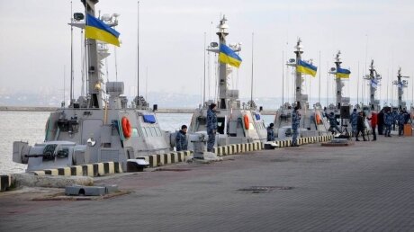 Катера ВМС Украины едва не вступили в бой с кораблями ФСБ РФ в Азовском море 