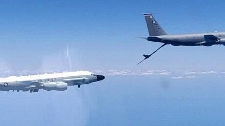 Американскому "Посейдону" не дали покорить Черное море: Су-30 перехватил самолеты США