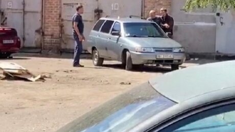 Захват заложника в Полтаве: подозреваемый обменял полицейского на начальника уголовного розыска Виталия Шияна, кадры