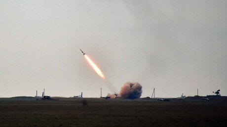 ​Азербайджанские СМИ засняли, как ПВО перехватила "армянскую ракету"