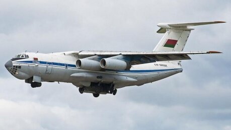 Военный самолет Белоруссии замечен под Москвой