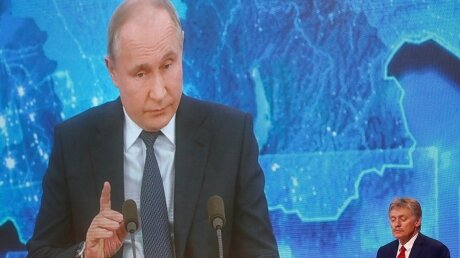 "Путин не может сидеть в бункере", - Песков поставил точку в слухах о президенте