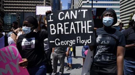 В Филадельфии на протесты против убийства Джорджа Флойда вышел Бэтмен - неожиданные кадры