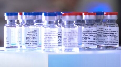 Медик опроверг доводы украинских властей против вакцины "Спутник V": "Прекратите врать народу"