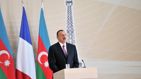 Алиев предложил Парижу отдать армянам Марсель 