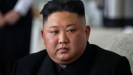СМИ рассказали о проблемах Ким Чен Ына: "Заядлый курильщик, и вес как у борца сумо"