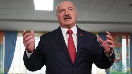 Лукашенко: власти Украины сами "сдали" Крым 