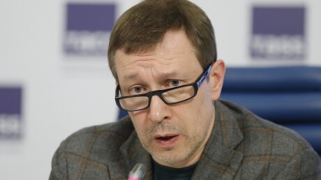 "Известно от самого Суркова", - Чеснаков прояснил ситуацию с отставкой помощника президента РФ