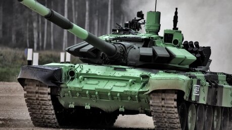 Армия России в Калининграде сжимает танковый "кулак", превосходящий мощь Германии 