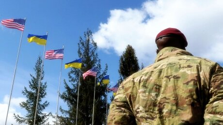 США пригрозили перебросить на Украину дополнительное количество военных