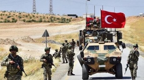 Турецкие военные сбили вертолет войск Асада, превратив его в груду металла 