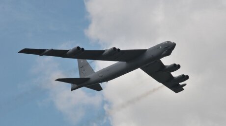На Украине назвали полет В-52 ВВС США у границ Крыма предупреждением России
