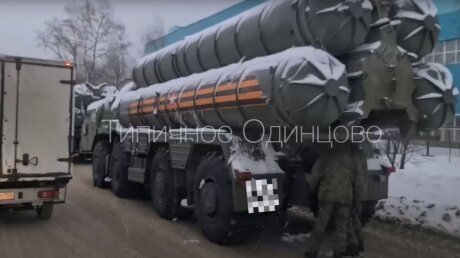 В соцсети показали, как С-400 устроили массовое ДТП под Москвой