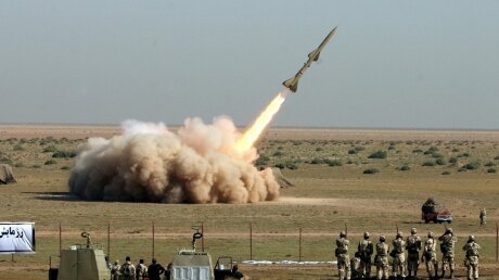Баллистические ракеты Ирана взорвались вблизи авианосца "Нимиц" ВМС США 
