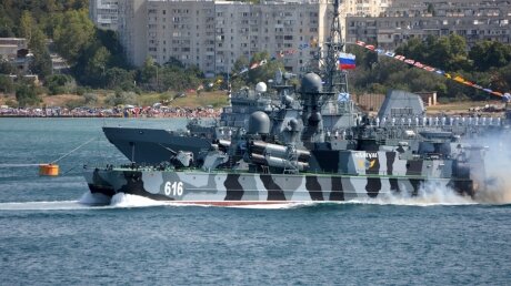 ​Daily Mail: Великобританию поразила мощь российского флота после Дня ВМФ