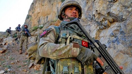 Ситуация накаляется: Турция направляет к границе с Грецией тысячу спецназовцев