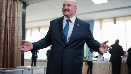 Лукашенко вступил в должность президента страны: СМИ публикуют кадры с инаугурации