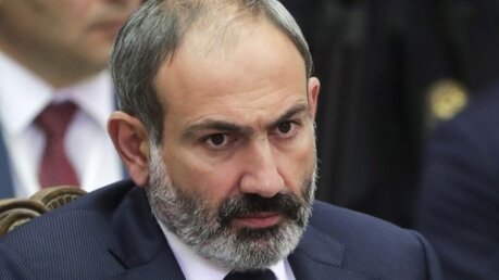 Пашинян объявил о прекращении войны в Карабахе: "Не признаем себя проигравшими"