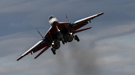 Пентагон показал новые кадры "переброски" Россией МиГ-29 в Ливию