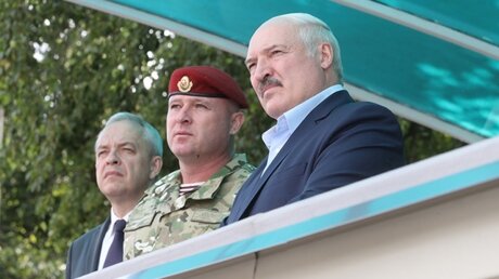 Лукашенко встревожен военными маневрами у границ Белоруссии 