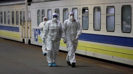 Коронавирус не остановится: врач предрек заражение десятков миллионов на Украине