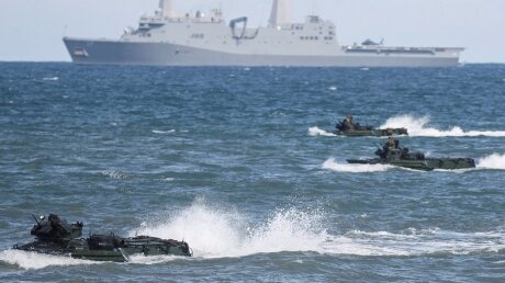 Десятки боевых кораблей НАТО выведены в Балтийское море, в воздух поднята авиация 