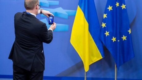 ​Соцопрос показал, хотят ли украинцы жить в ЕС и сотрудничать с НАТО