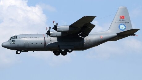 Военный самолет Турции впервые напрямую прибыл в Ливию 